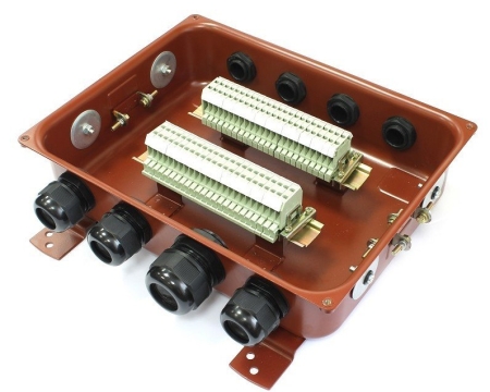 Коробка КЗНС-32 У2 IP65 с латунными сальниками (345х266х107)